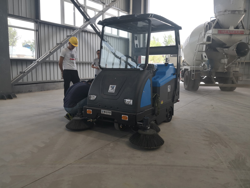 走进预制件工厂车间  集合达扫地车解决地面粉尘清洁难题