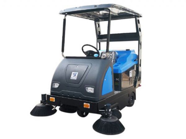 JH-1750喷水驾驶扫地车