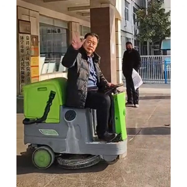 帮修一台手推式洗地机顾客满意