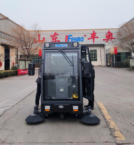 JH-2000驾驶式电动扫地车（新）